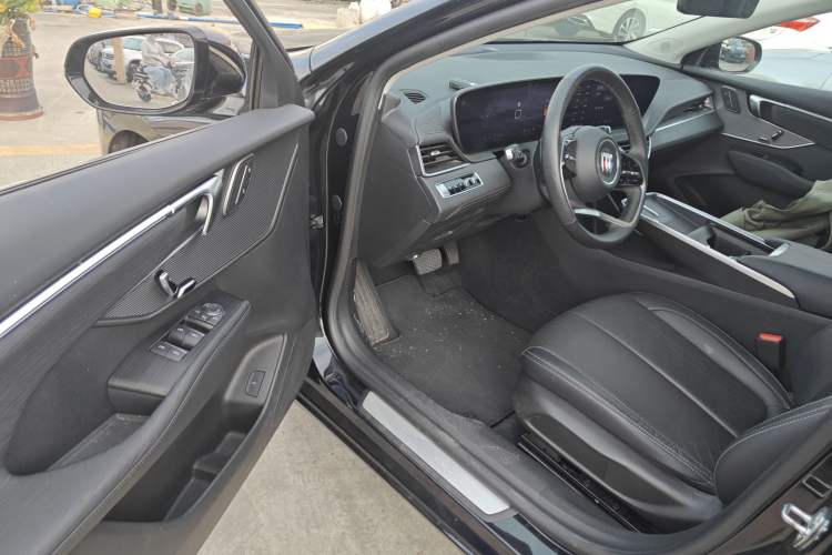Used Buick LaCrosse 2024 28T Luxury Edition Driver Seat