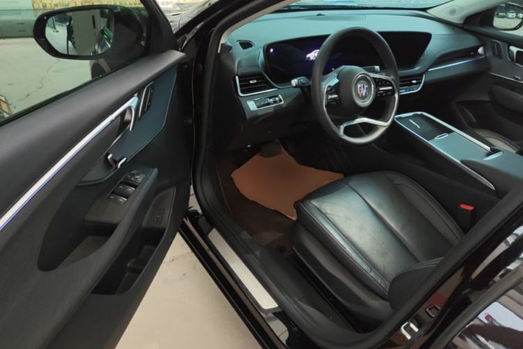 Used Buick LaCrosse 2024 28T Luxury Edition Driver Seat