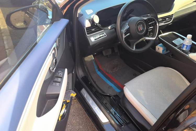 Used Buick LaCrosse 2024 Avia Edition Driver Seat