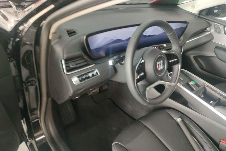Used Buick LaCrosse 2024 28T Luxury Edition Driver Seat