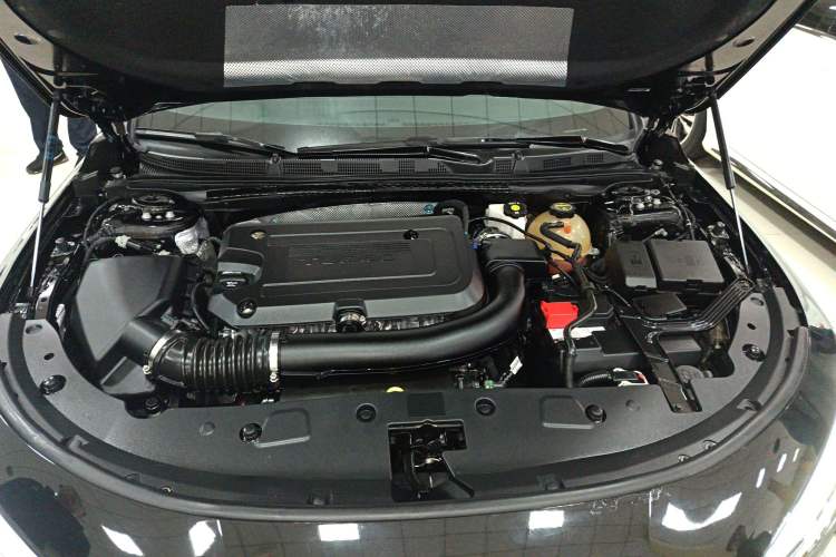 Used Buick LaCrosse 2024 28T Luxury Edition Engine Bay