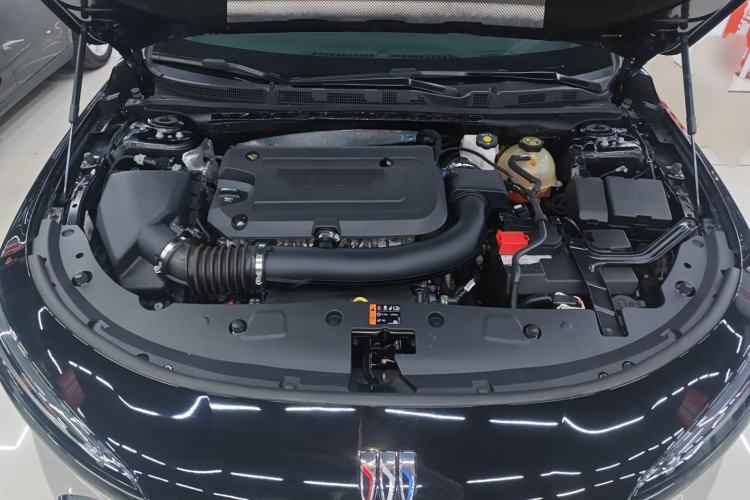Used Buick LaCrosse 2024 28T Luxury Edition Engine Bay