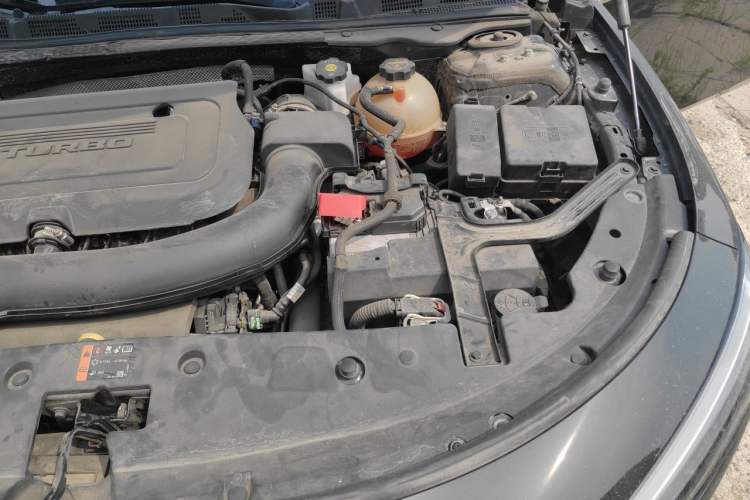 Used Buick LaCrosse 2024 28T Luxury Edition Engine Bay Left