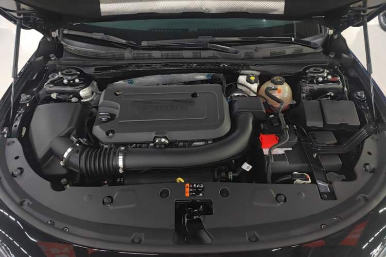 Used Buick LaCrosse 2024 28T Luxury Edition Engine Bay