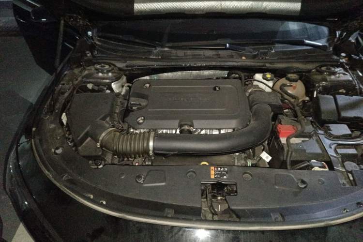 Used Buick LaCrosse 2024 28T Luxury Edition Engine Bay Right