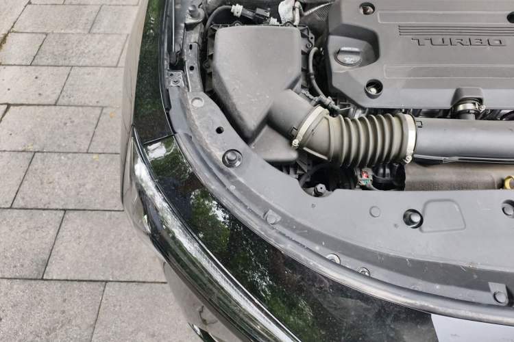 Used Buick LaCrosse 2024 28T Luxury Edition Engine Bay Right