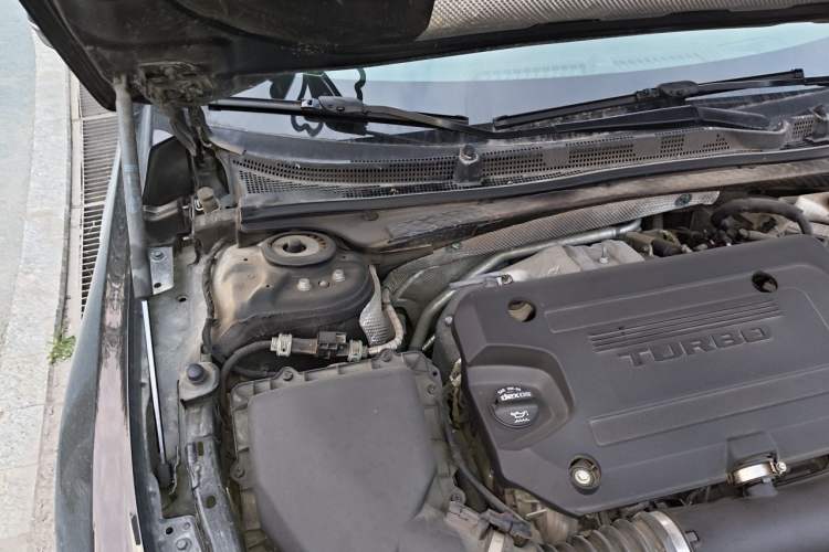 Used Buick LaCrosse 2024 28T Luxury Edition Engine Bay Right