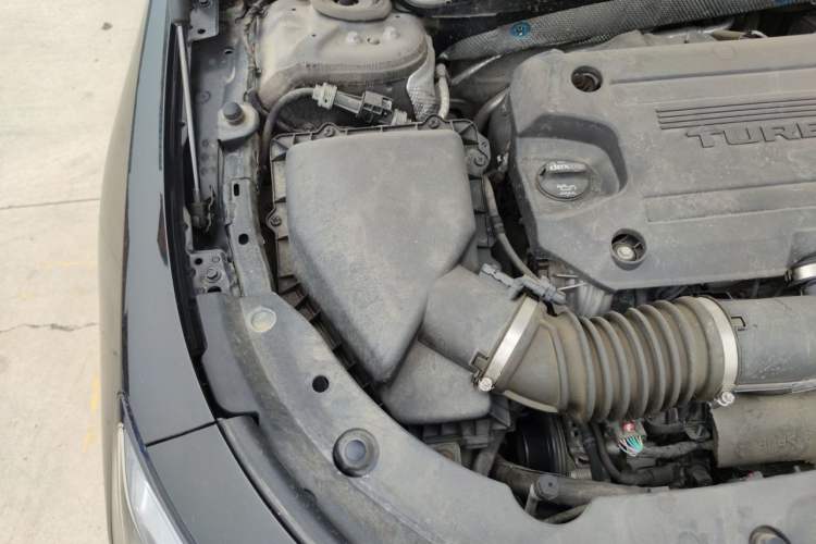 Used Buick LaCrosse 2024 28T Luxury Edition Engine Bay Right