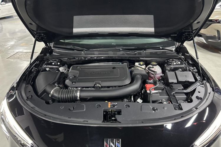 Used Buick LaCrosse 2024 28T Luxury Edition Engine Bay