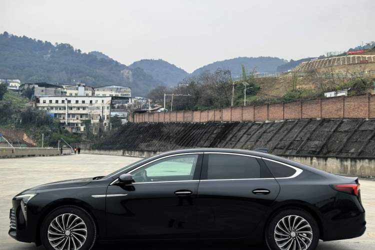 Used Buick LaCrosse 2024 28T Luxury Edition Exterior 4