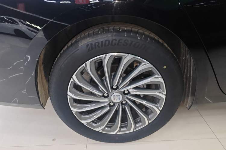 Used Buick LaCrosse 2024 28T Luxury Edition Exterior 8
