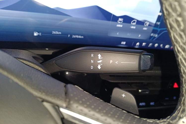 Used Buick LaCrosse 2024 28T Luxury Edition Gear Lever