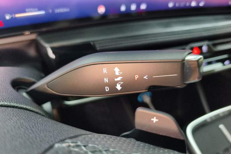 Used Buick LaCrosse 2024 28T Luxury Edition Gear Lever