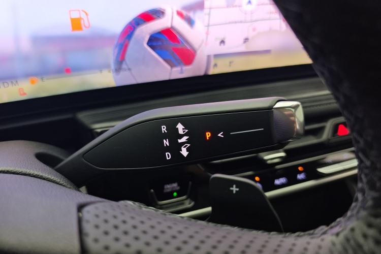Used Buick LaCrosse 2024 28T Luxury Edition Gear Lever
