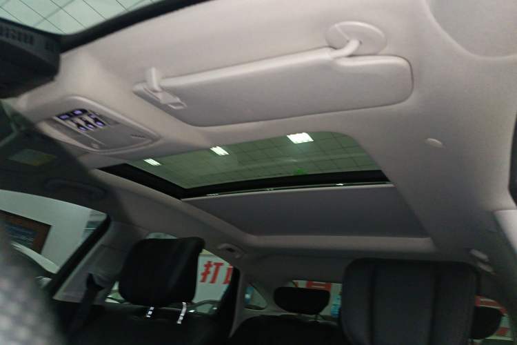 Used Buick LaCrosse 2024 28T Luxury Edition Headliner