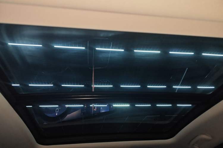 Used Buick LaCrosse 2024 28T Luxury Edition Headliner