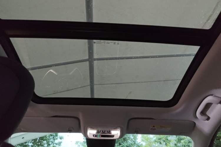 Used Buick LaCrosse 2024 28T Luxury Edition Headliner