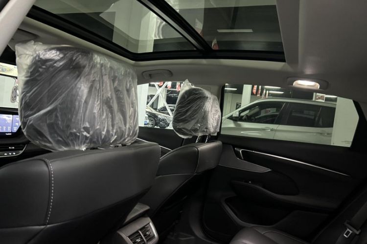 Used Buick LaCrosse 2024 28T Luxury Edition Headliner
