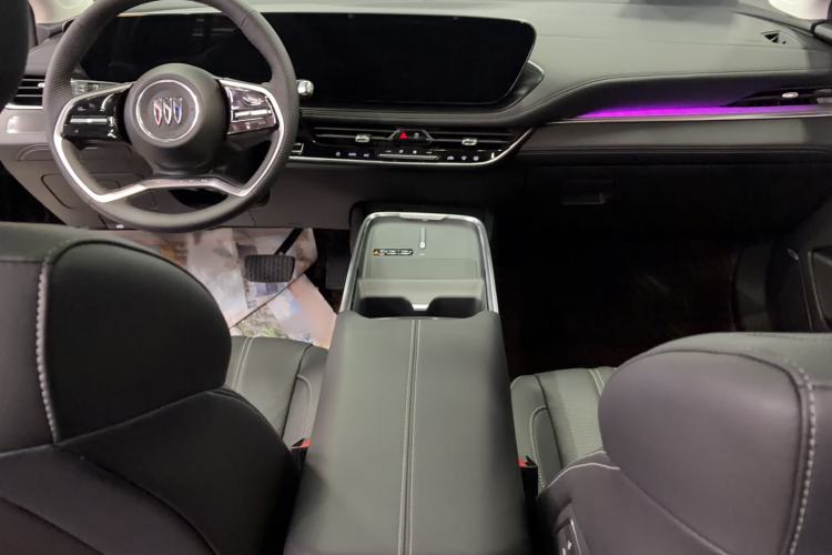Used Buick LaCrosse 2024 Avia Edition Interior 4