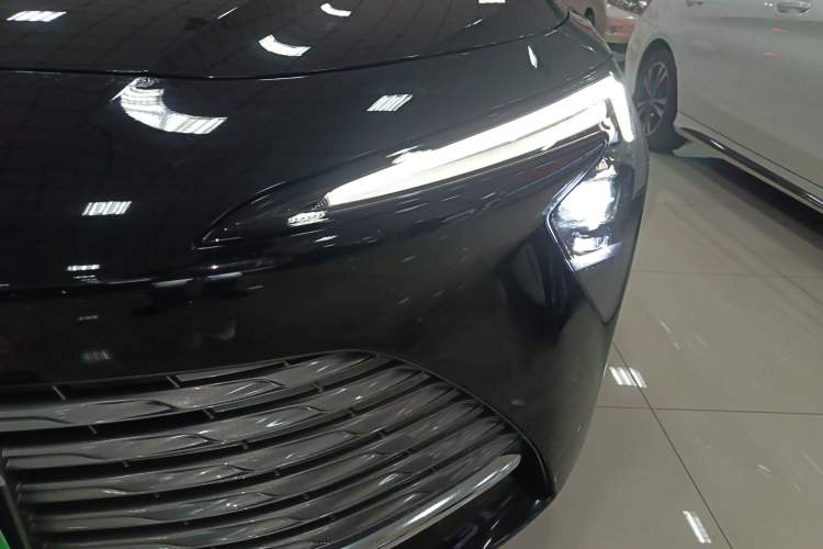 Used Buick LaCrosse 2024 28T Luxury Edition Left Front Headlight