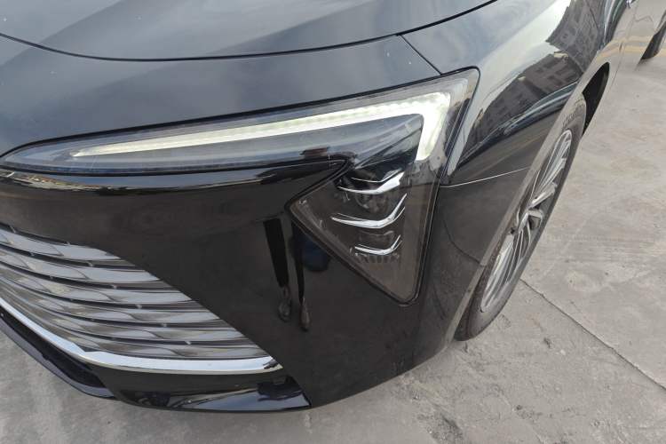 Used Buick LaCrosse 2024 28T Luxury Edition Left Front Headlight