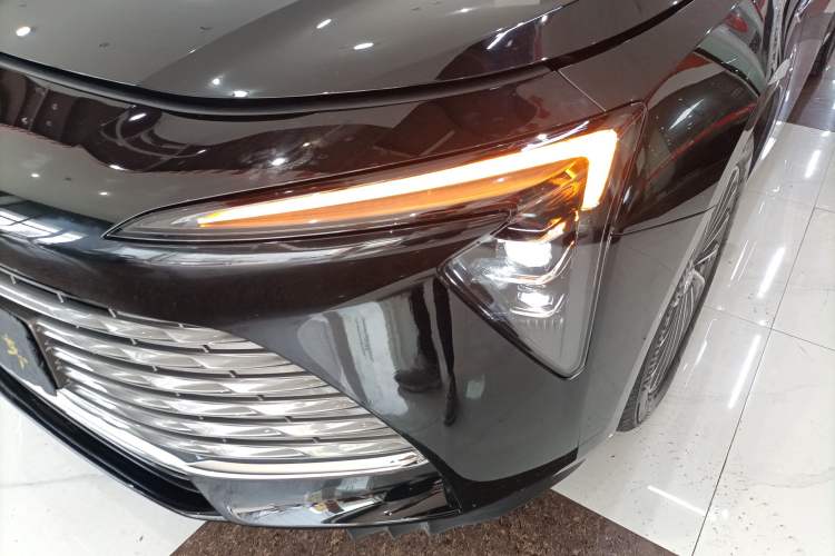 Used Buick LaCrosse 2024 28T Luxury Edition Left Front Headlight