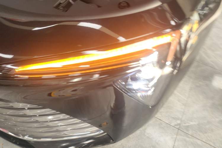 Used Buick LaCrosse 2024 28T Luxury Edition Left Front Headlight