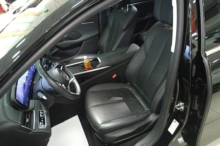 Used Buick LaCrosse 2024 28T Luxury Edition Left Front Seat