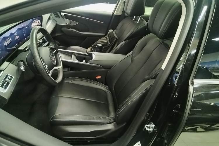 Used Buick LaCrosse 2024 28T Luxury Edition Left Front Seat