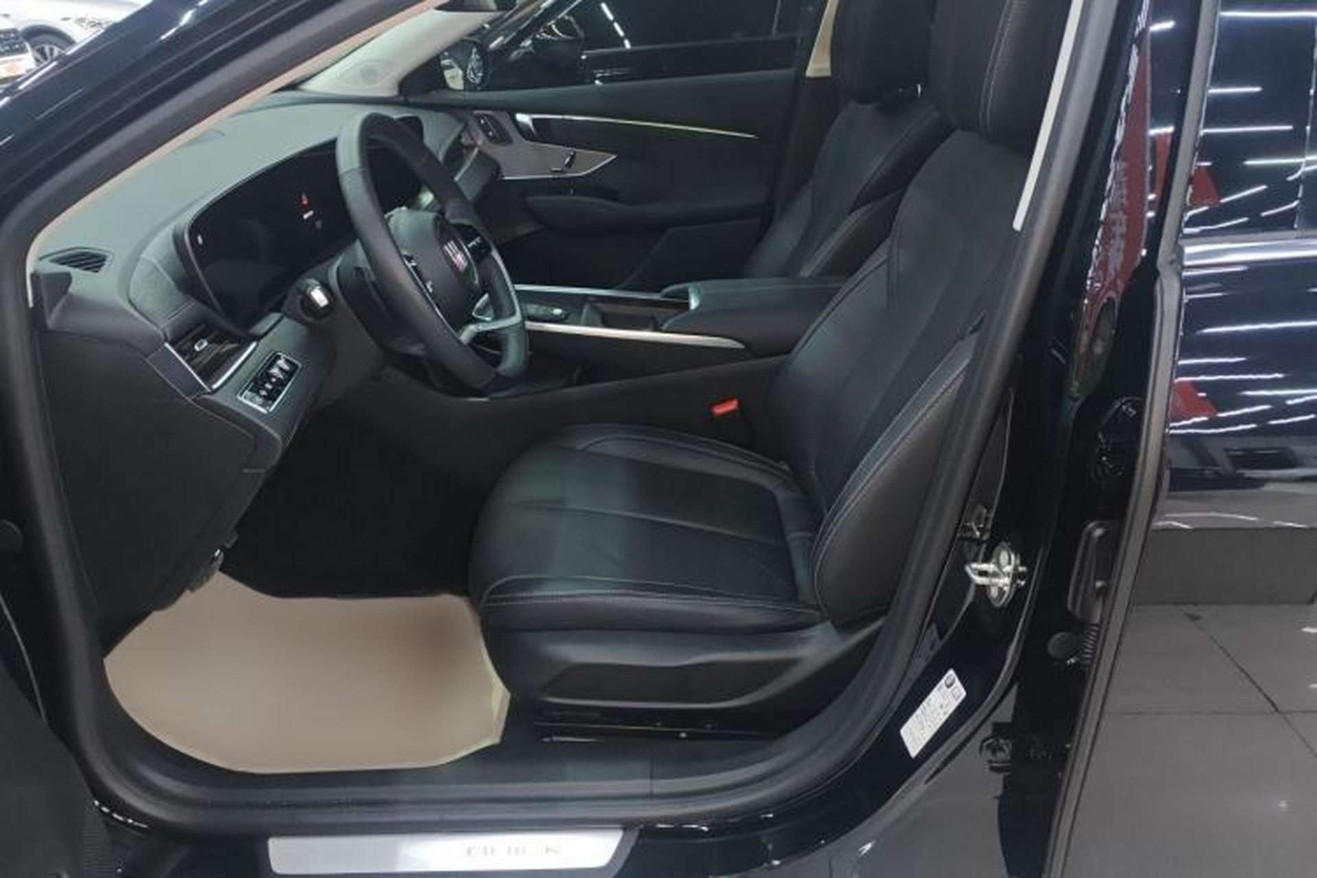 Used Buick LaCrosse 2024 28T Luxury Edition Left Front Seat