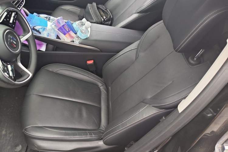 Used Buick LaCrosse 2024 28T Luxury Edition Left Front Seat