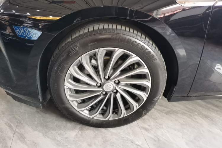 Used Buick LaCrosse 2024 28T Luxury Edition Left Front Wheel Hub