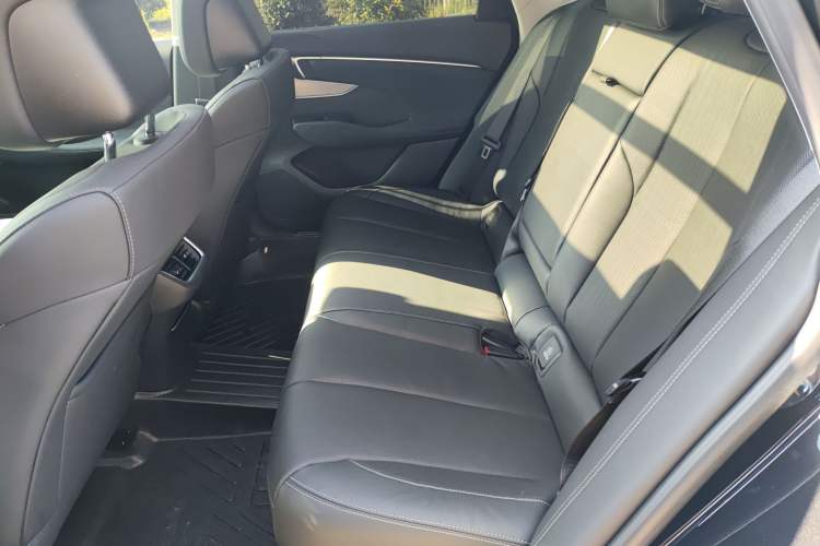 Used Buick LaCrosse 2024 28T Luxury Edition Left Rear Seat