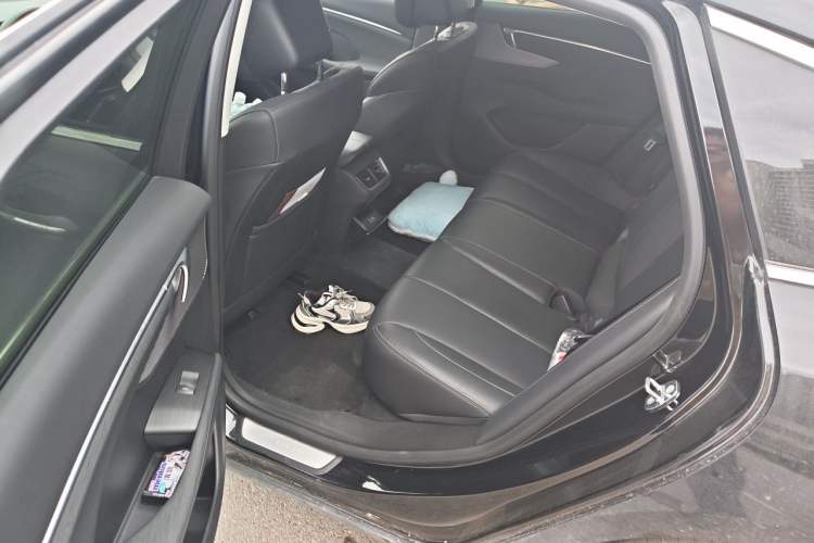 Used Buick LaCrosse 2024 28T Luxury Edition Left Rear Seat