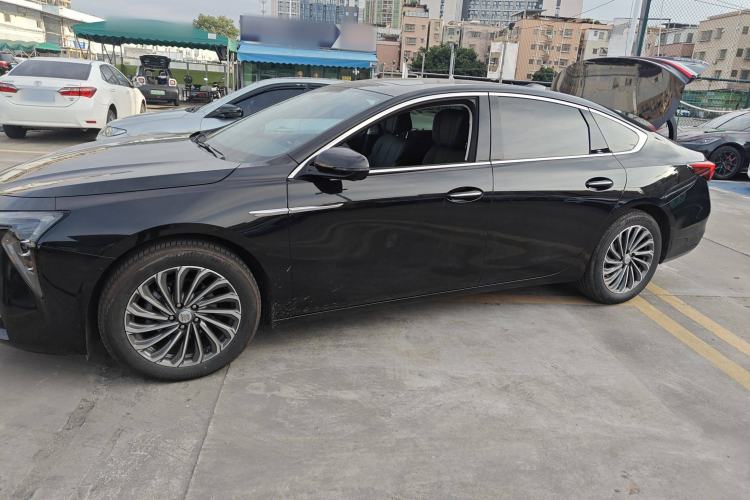 Used Buick LaCrosse 2024 28T Luxury Edition Left Side