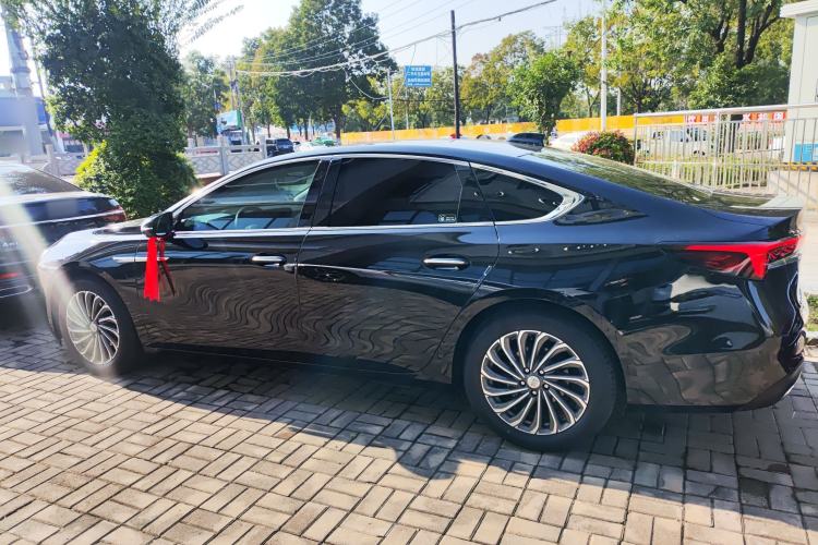 Used Buick LaCrosse 2024 28T Luxury Edition Left Side
