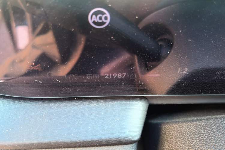 Used Buick LaCrosse 2024 Avia Edition Odometer Close Up