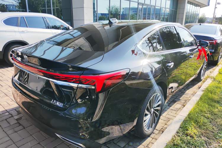 Used Buick LaCrosse 2024 28T Luxury Edition Rear Right 45 Deg
