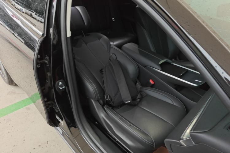 Used Buick LaCrosse 2024 28T Luxury Edition Right Front Seat