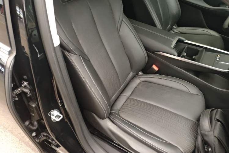 Used Buick LaCrosse 2024 28T Luxury Edition Right Front Seat