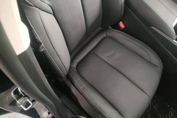 Used Buick LaCrosse 2024 28T Luxury Edition Right Front Seat