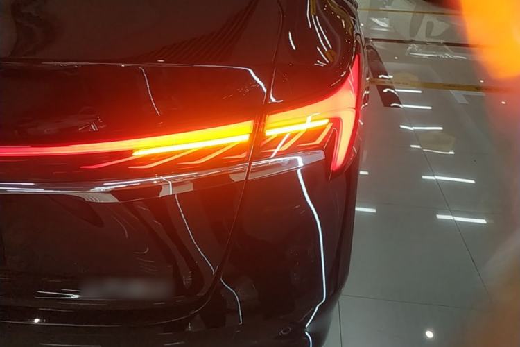 Used Buick LaCrosse 2024 28T Luxury Edition Right Rear Taillight