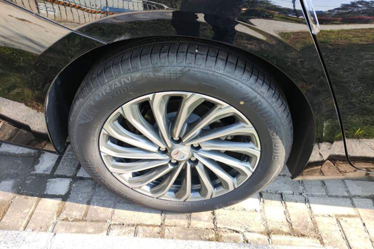 Used Buick LaCrosse 2024 28T Luxury Edition Right Rear Wheel Hub