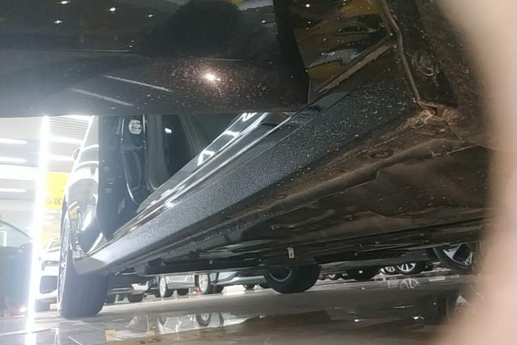 Used Buick LaCrosse 2024 28T Luxury Edition Right Side Sill
