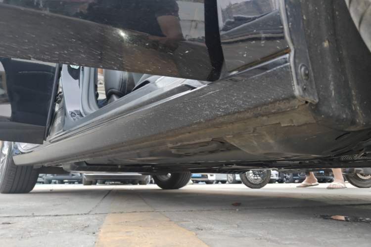Used Buick LaCrosse 2024 28T Luxury Edition Right Side Sill