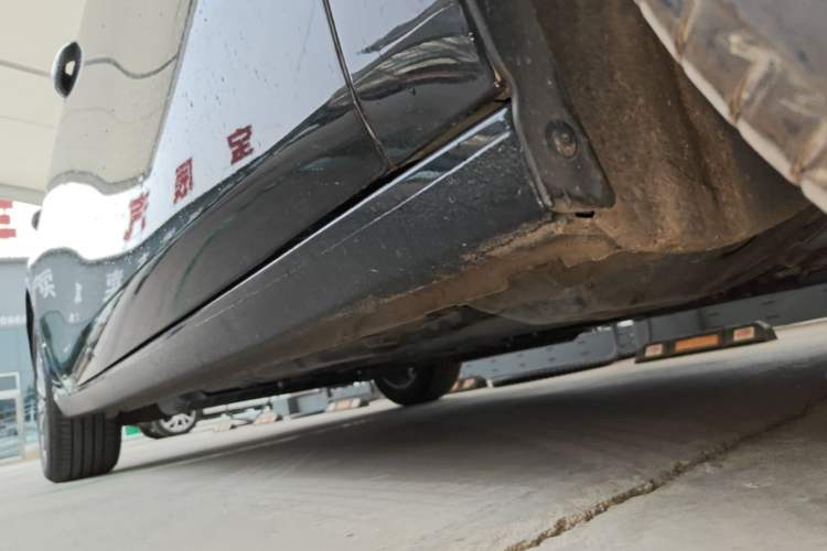 Used Buick LaCrosse 2024 28T Luxury Edition Right Side Sill