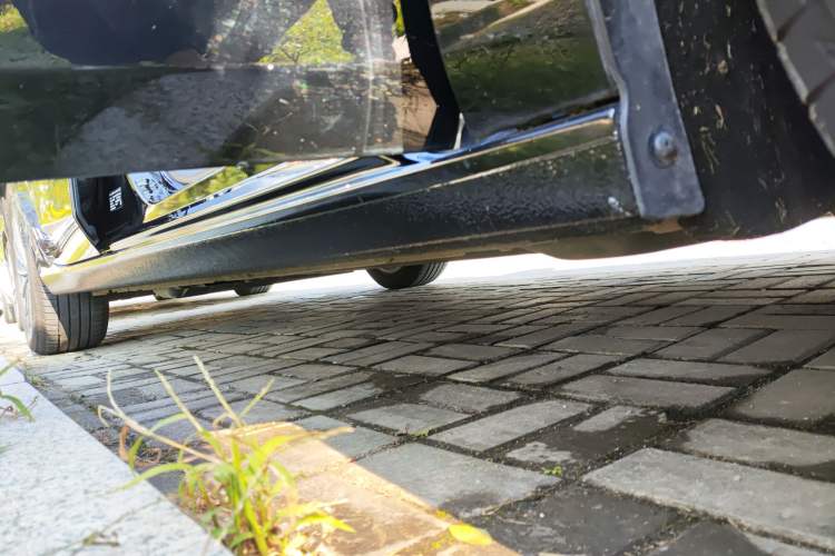 Used Buick LaCrosse 2024 28T Luxury Edition Right Side Sill