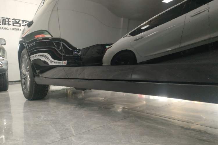 Used Buick LaCrosse 2024 28T Luxury Edition Right Side Sill