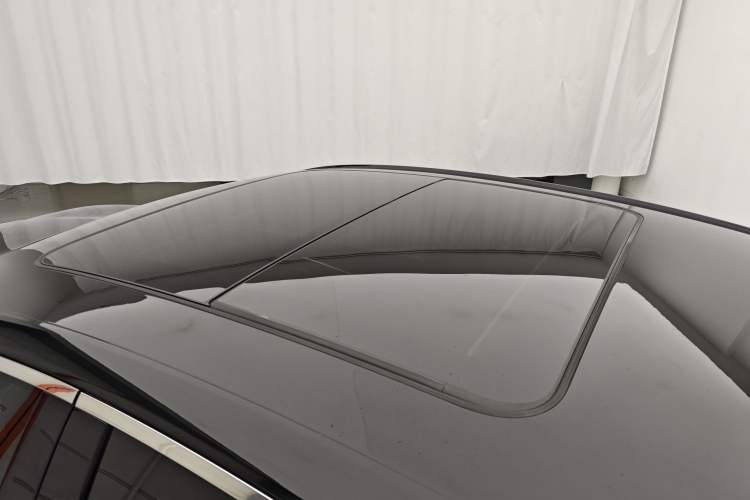 Used Buick LaCrosse 2024 28T Luxury Edition Roof
