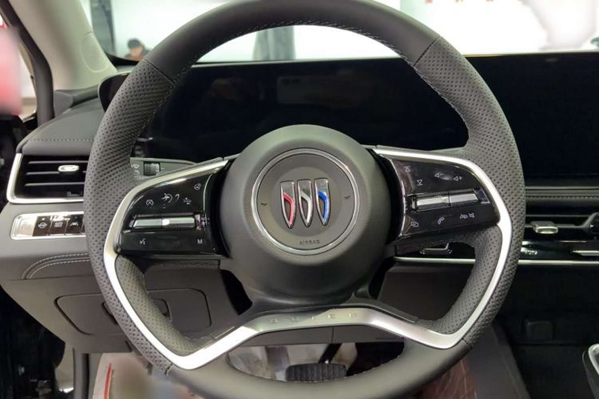 Used Buick LaCrosse 2024 Avia Edition Steering Wheel